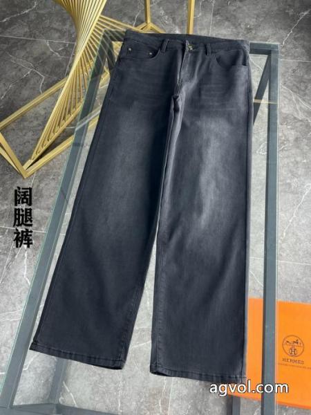 驚きの破格値大人気 入手困難 人気急上昇中ジーンズ偽 ブランドFENDI. 2