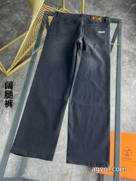 驚きの破格値大人気 入手困難 人気急上昇中ジーンズ偽 ブランドFENDI. 3