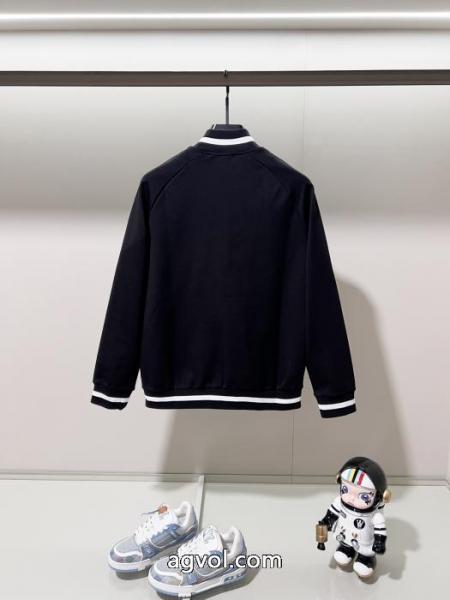 2026ブランド コピー品質の良さ 著名人の着用 現品各色1点限りコートFENDI 4