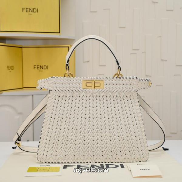 カジュアルな雰囲気があり 26-26AW 上質な素材採用FENDIブランド スーパー コピー 通販バッグ.. 1