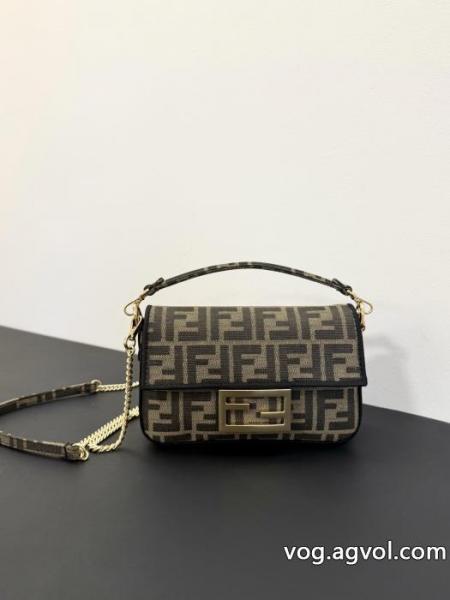 ブランド 激安 サイト人気定番 冬季超人気アイテム 柔らかい色調バッグFENDI. 0 