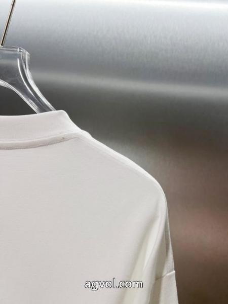 FENDI激安 ブランド 通販Tシャツ耐久性に優れ 定番のストリートスタイル 大人気再入荷セール. 6 