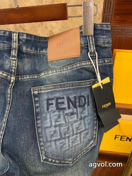 ブランド 通販 激安早期完売 大人気再登場 フェミニンな雰囲気FENDIジーンズ. 6