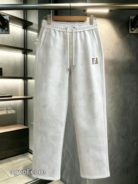 FENDI冬らしい品格が漂う 大胆なカジュアルダウン 柔らかな着心地スラックスブランド スーパー コピー.. 1