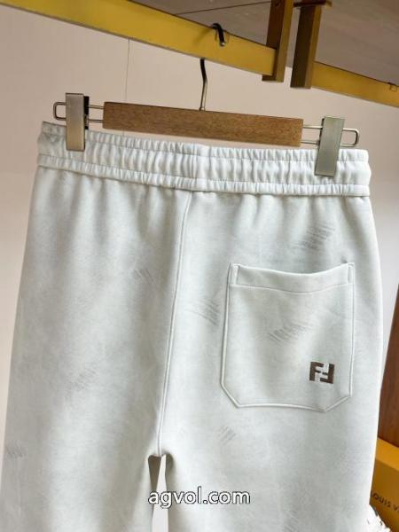 FENDI冬らしい品格が漂う 大胆なカジュアルダウン 柔らかな着心地スラックスブランド スーパー コピー.. 5